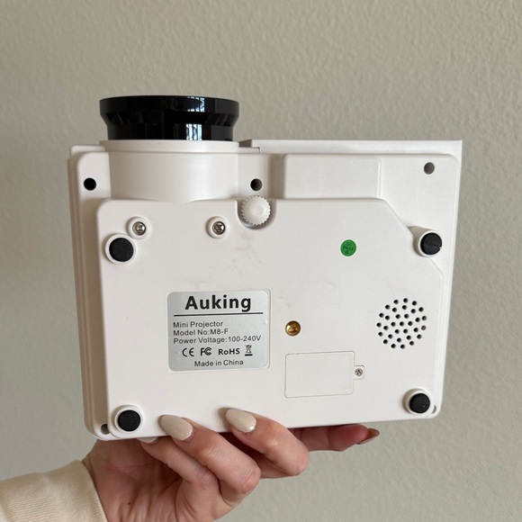 Auking White Projector with Remote - Picture 7 of 11